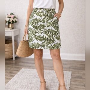 Ann Taylor Career-Style Green Palm Leaf Print Pencil Skirt Size 6 Petite (6P)